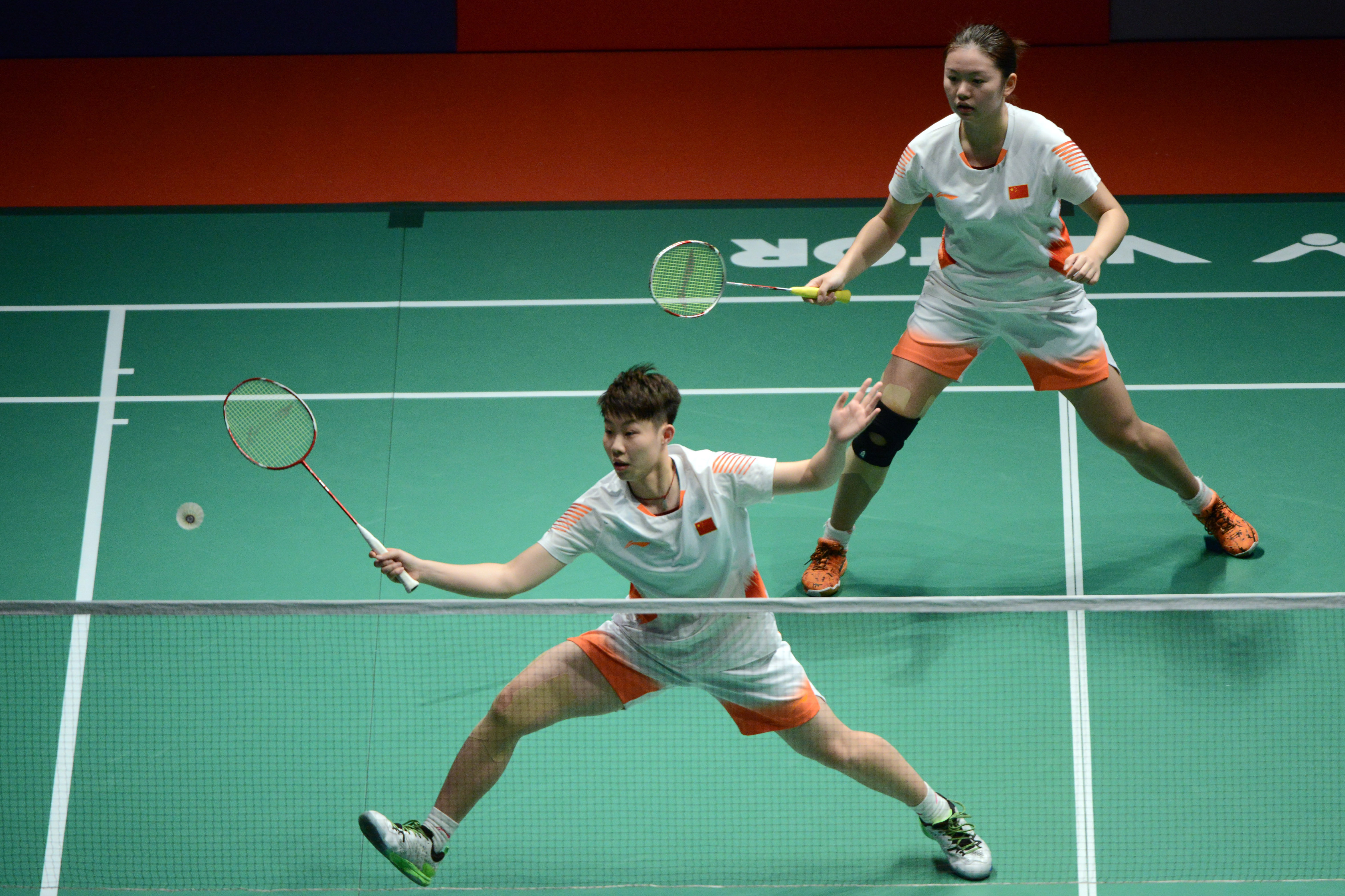 在替补席 在替补席